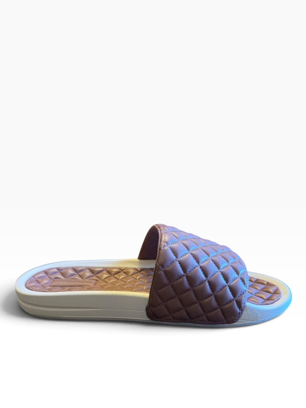 APL Men’s Quilted Lusso Slide Sandal in Beachwood/Pristine Size 9